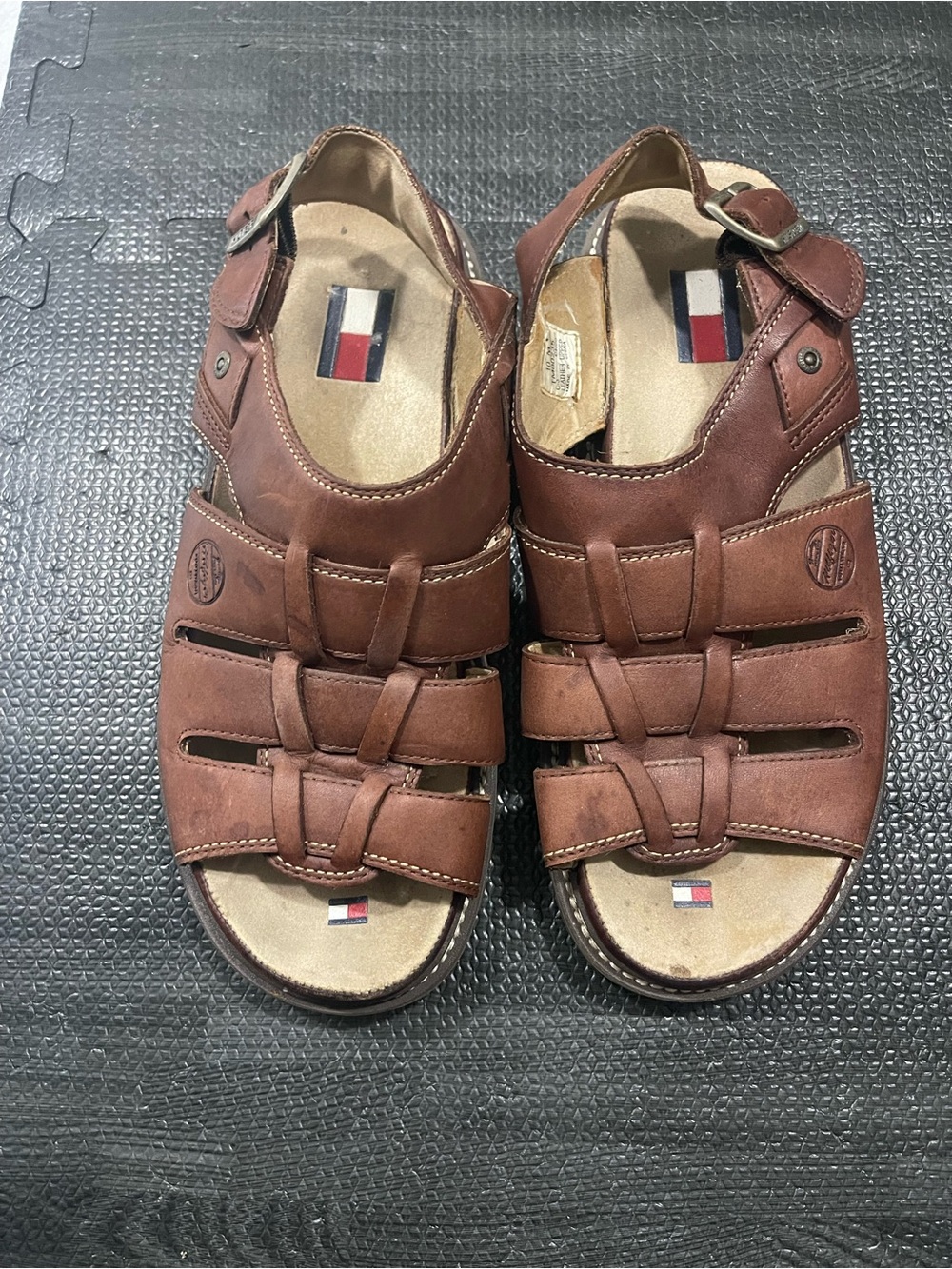 Tommy Hilfiger Men’s Brown Leather Fisherman-Style Sandals